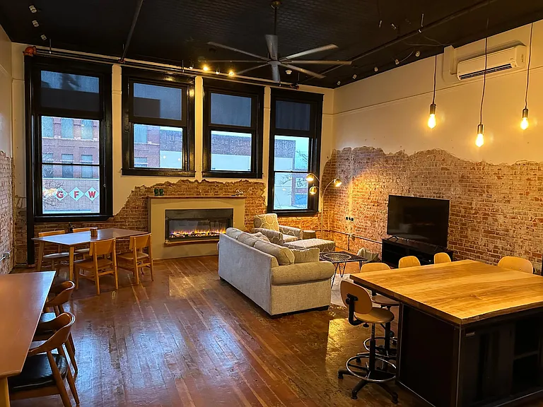 2224 Central Ave #4 — Photo 4