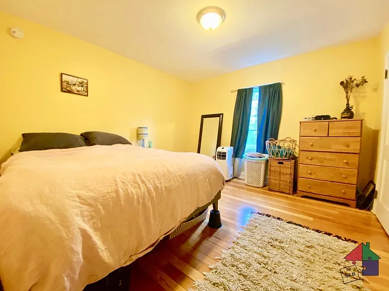 110 Northfield St #4 — Photo 7