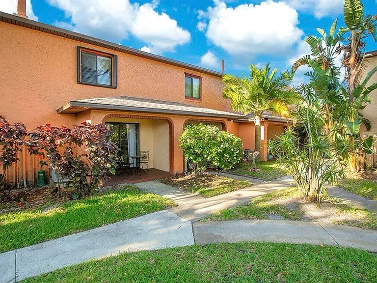 154 San Juan Cir — Photo 15