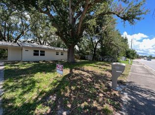 906 Spirit Lake Rd, Winter Haven, FL 33880