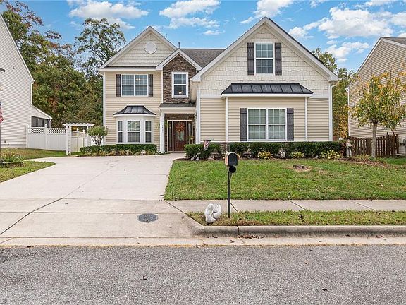 2nd image of 1417 Paulonia Way