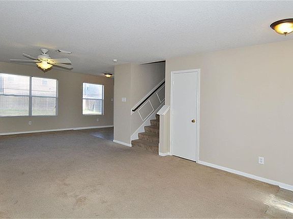 3rd image of 7119 Foxvista Ln