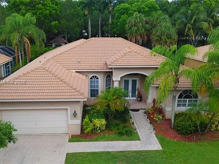 3937 Nighthawk Dr #3937 — Photo 2