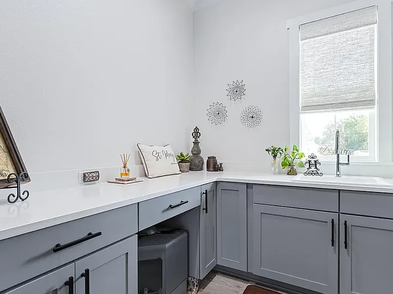 622 W 11th Ave — Photo 17