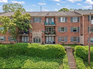 1060 Chatham Park Dr APT J, Pittsburgh, PA