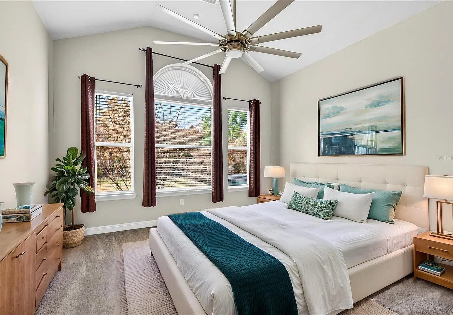 4 bed, 3.5 bath, 2380 sqft, $3,200 — Photo 4