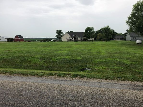 7 Sunnyside Est, Moweaqua, IL 62550