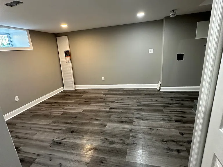 2804 E Cold Spring Ln — Photo 5