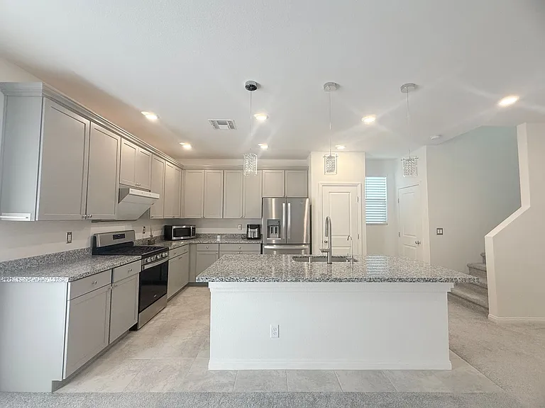7659 W Mistral Ave — Photo 5