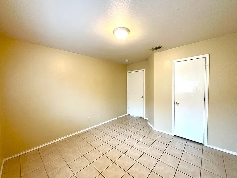 7560 Oak Chase — Photo 14