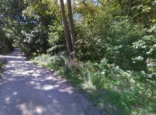 27720 W Oakland Ave, Spring Grove, IL 60081