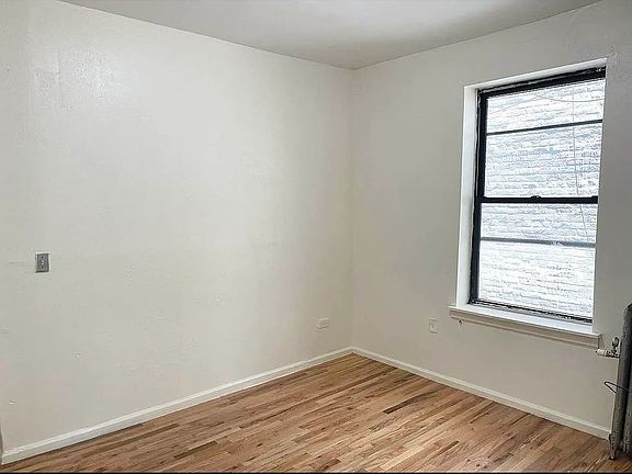 2nd image of 2204 Clarendon Rd #3
