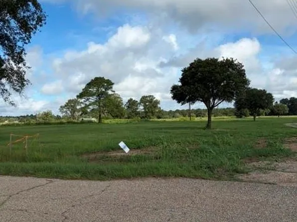 La Tung Rd, Covington, LA 70435