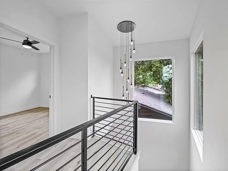 8507 Hathaway Dr #B — Photo 24