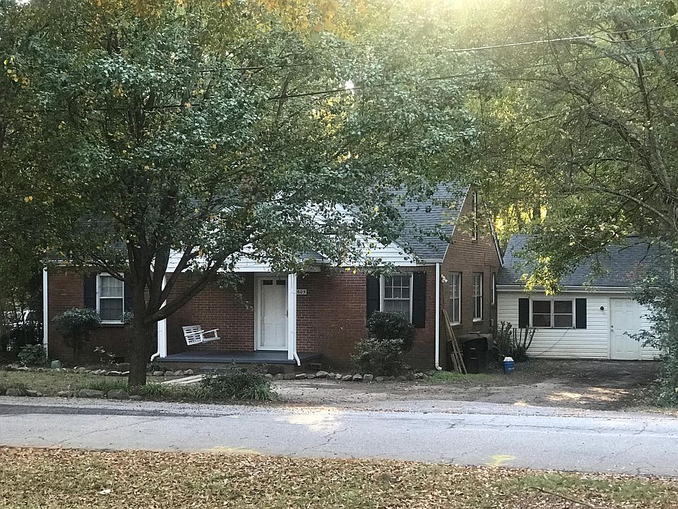 2nd image of 2605 Duncan St