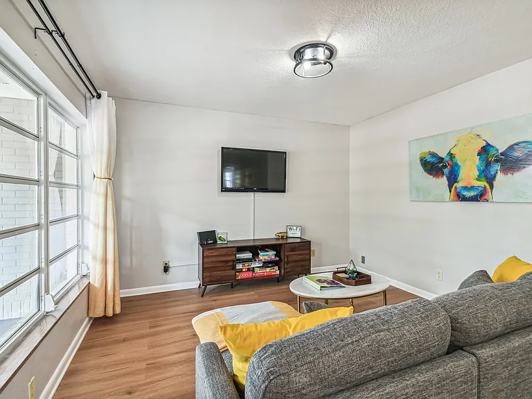 3606 W Gray St — Photo 7