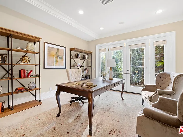1350 Benedict Canyon Dr — Photo 18