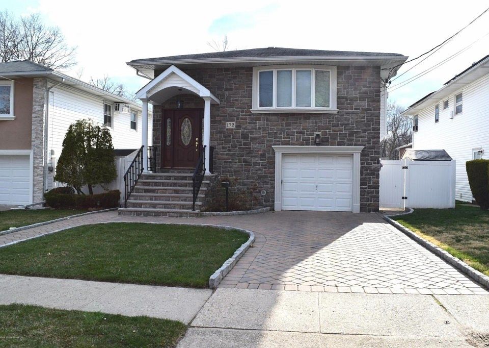 1st image of 172 Seidman Ave
