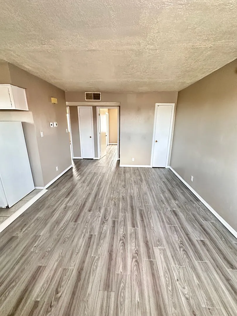 85 Darlene Road SE — Photo 4