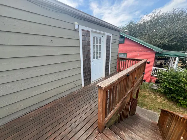 825 Dr Mill King Way, Bremerton, WA 98337