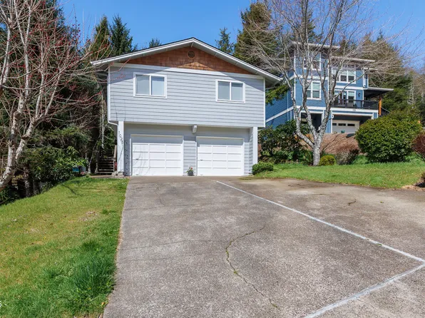 1025 NE Lakewood Dr, Newport, OR 97365