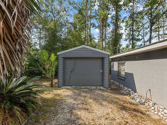 4th image of 10 Smith Creek Rd
