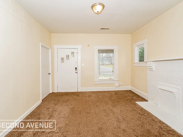 3201 Avenue E — Photo 3