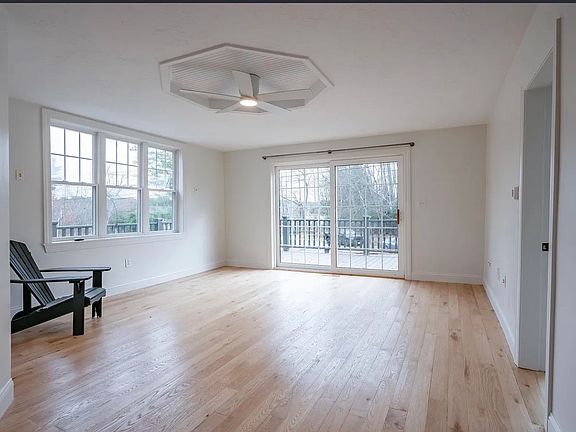 5th image of 94 Lake Shore Dr #1