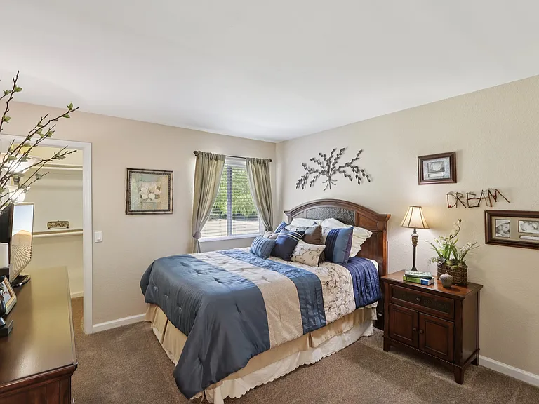 2 Bedroom 2 Bathroom Model (1,093 sqft.)

Primary Bedroom