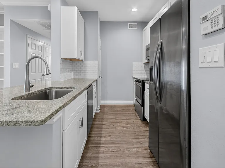 Compass Bay Apartments & Marina — Photo 18