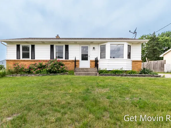 2739 Pohens Ave NW, Grand Rapids, MI 49544