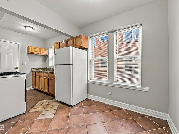 3rd image of 7152 S Cornell Ave APT 2E