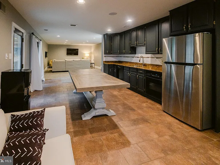 15841 York Rd — Photo 58