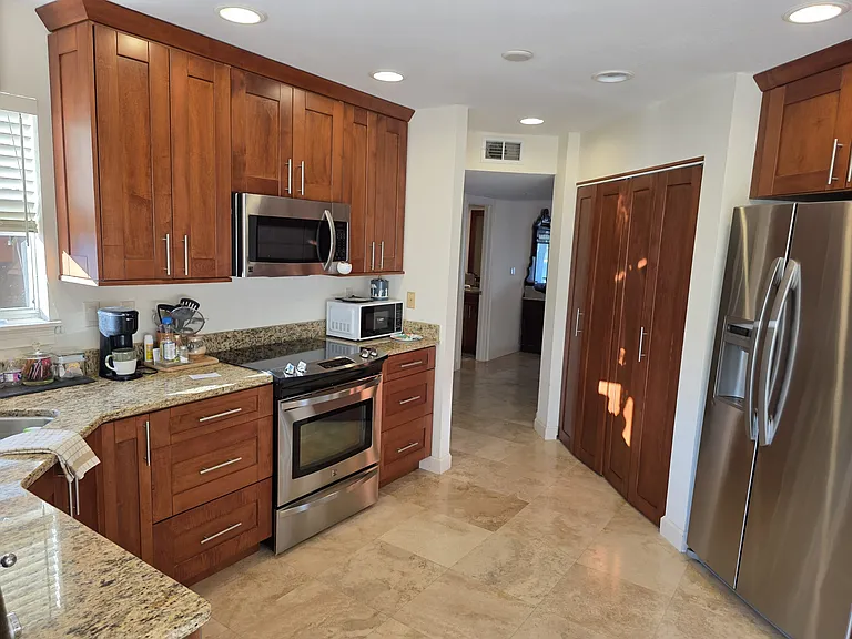 6100 Bahia Del Mar Cir #101 — Photo 30