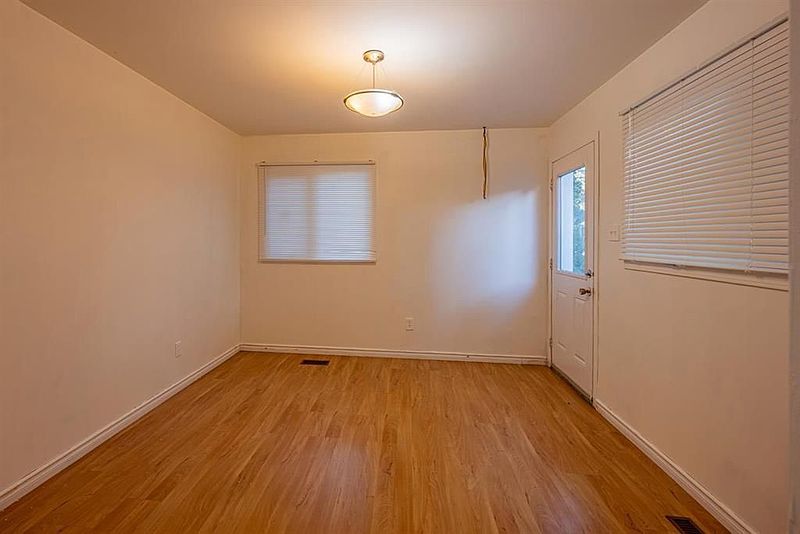 Winnipeg Apartment for rent - 3 Bedrooms — photo 5