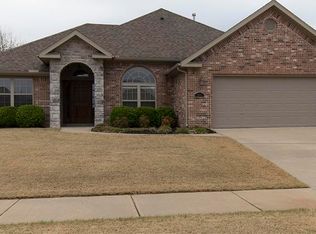 2360 N Silk Rose Ave, Fayetteville, AR 72704