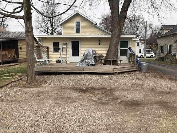 3rd image of 14 W Bacon St