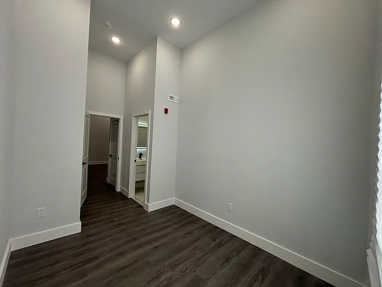 675 N 41st St #2 — Photo 13