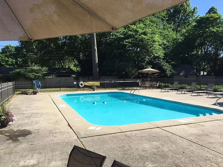 Regal Oaks Luxury Apartments — Photo 1