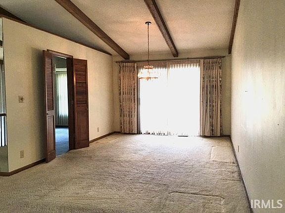 5th image of 3587 Canterbury Dr