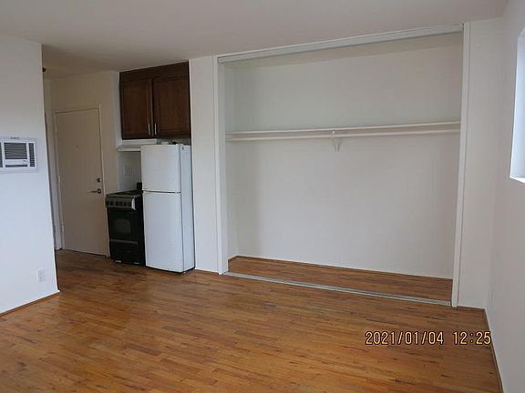 5th image of 109 Breeze Ave #17