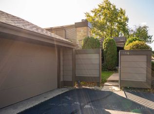 134 Aberdeen Ct, Geneva, IL 60134