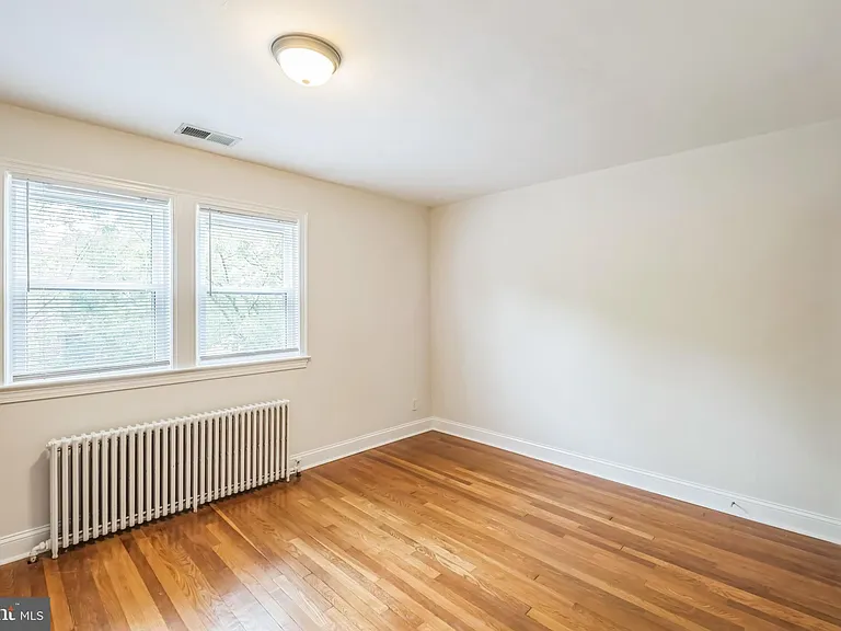 1407 K St SE — Photo 12