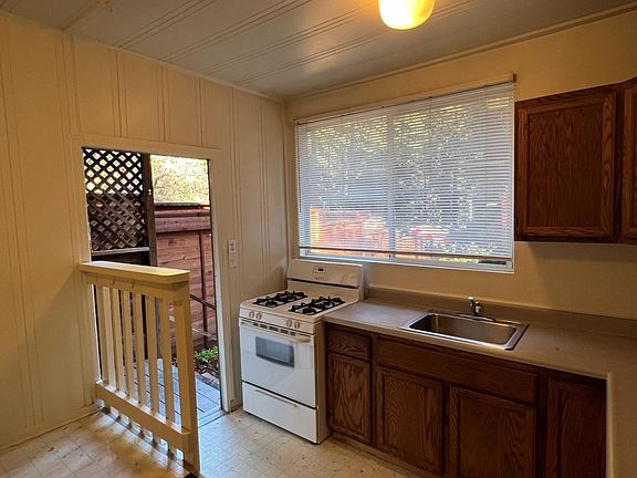 4th image of 14190 Cherry St #B
