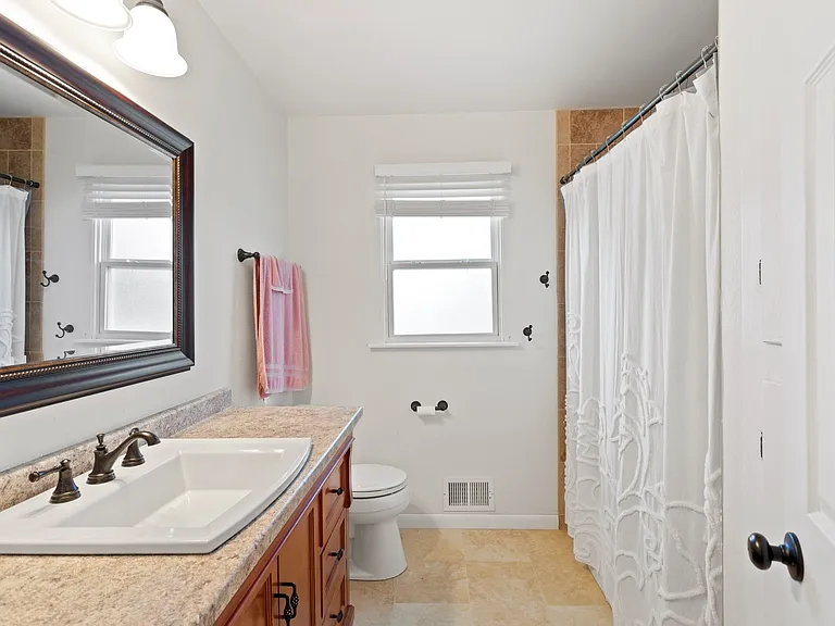 2506 Lelaray St — Photo 27