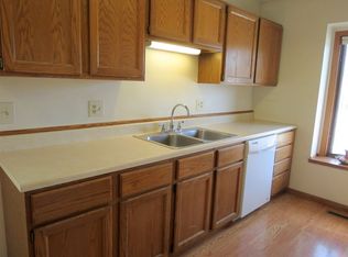 2051 S Ridge Dr, Coralville, IA 52241