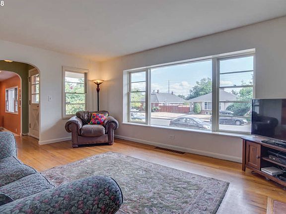 4th image of 406 NW 40th St