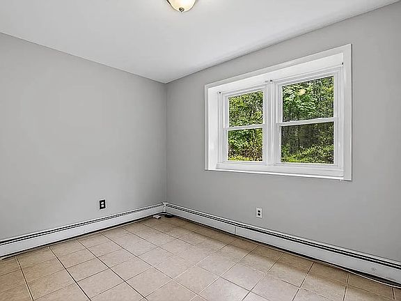 4th image of 108 Harvey St #3