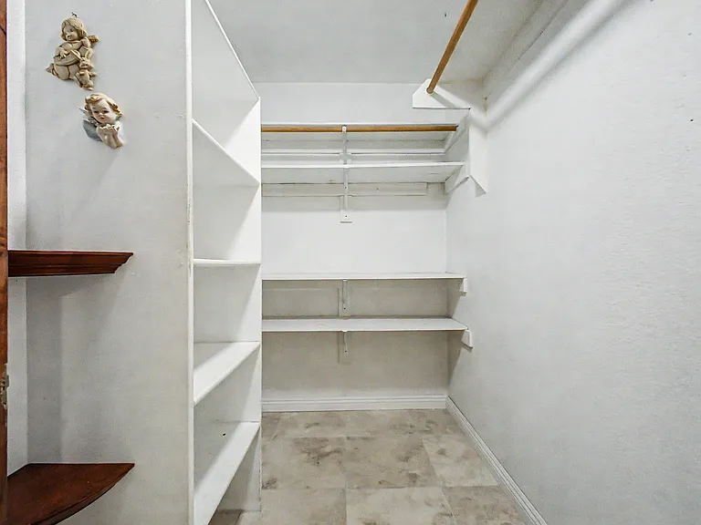 8544 W Holly St — Photo 25