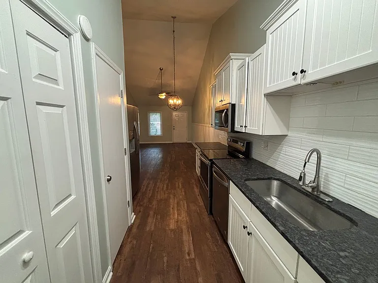 5202 Fox Ct — Photo 9